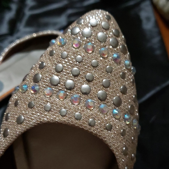 Like new size 7 Nicole glittery crystals flat shoe - Picture 4 of 6